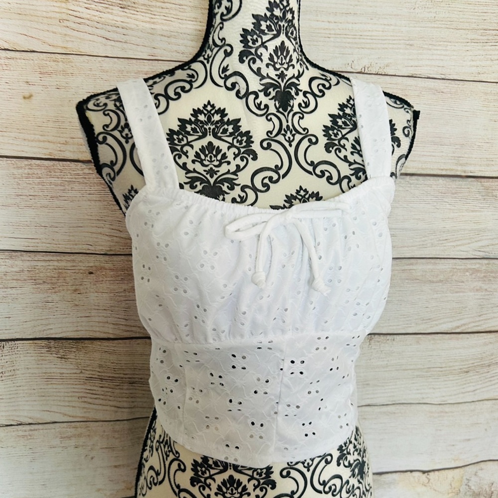 Rue21 Women’s White Eyelet Cropped Sweetheart Neck Tie Tank Top Size XL NWT - Picture 2 of 11